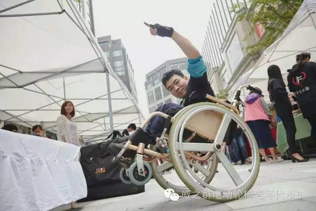 ��֮Ⱥ���ģ������ۣ�����ǰ��