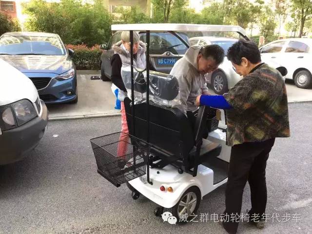 ����Ů���I��֮Ⱥ���ͽo���~�ϸ��H����Т��